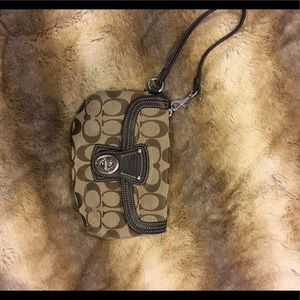 Coach Wristlet Signature Print